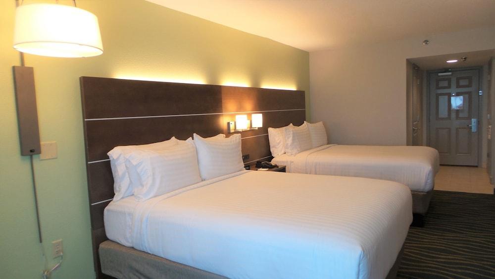 Holiday Inn Express & Suites Oceanfront Daytona Beach Shores By Ihg Ngoại thất bức ảnh