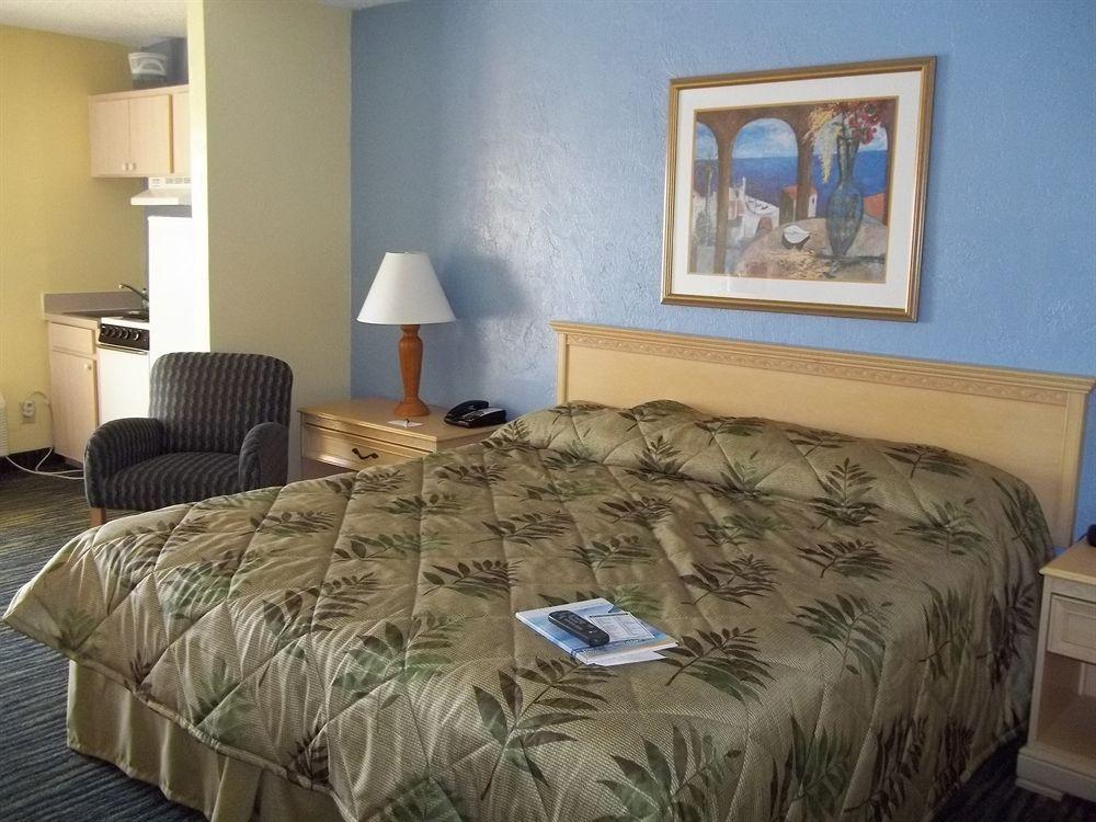 Holiday Inn Express & Suites Oceanfront Daytona Beach Shores By Ihg Ngoại thất bức ảnh