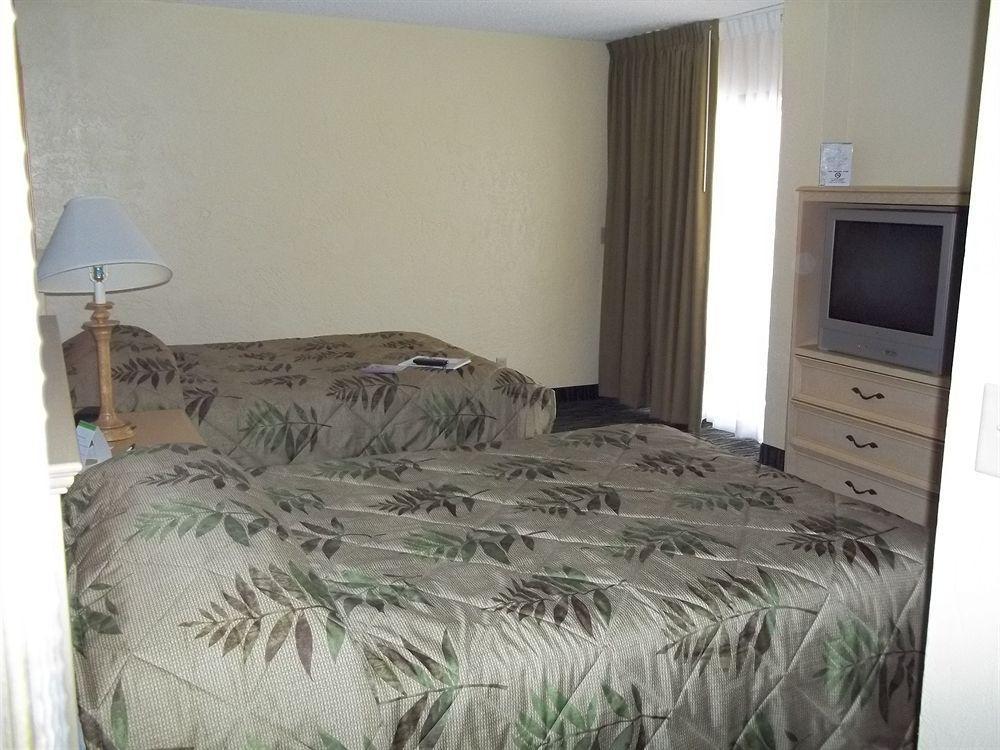 Holiday Inn Express & Suites Oceanfront Daytona Beach Shores By Ihg Ngoại thất bức ảnh
