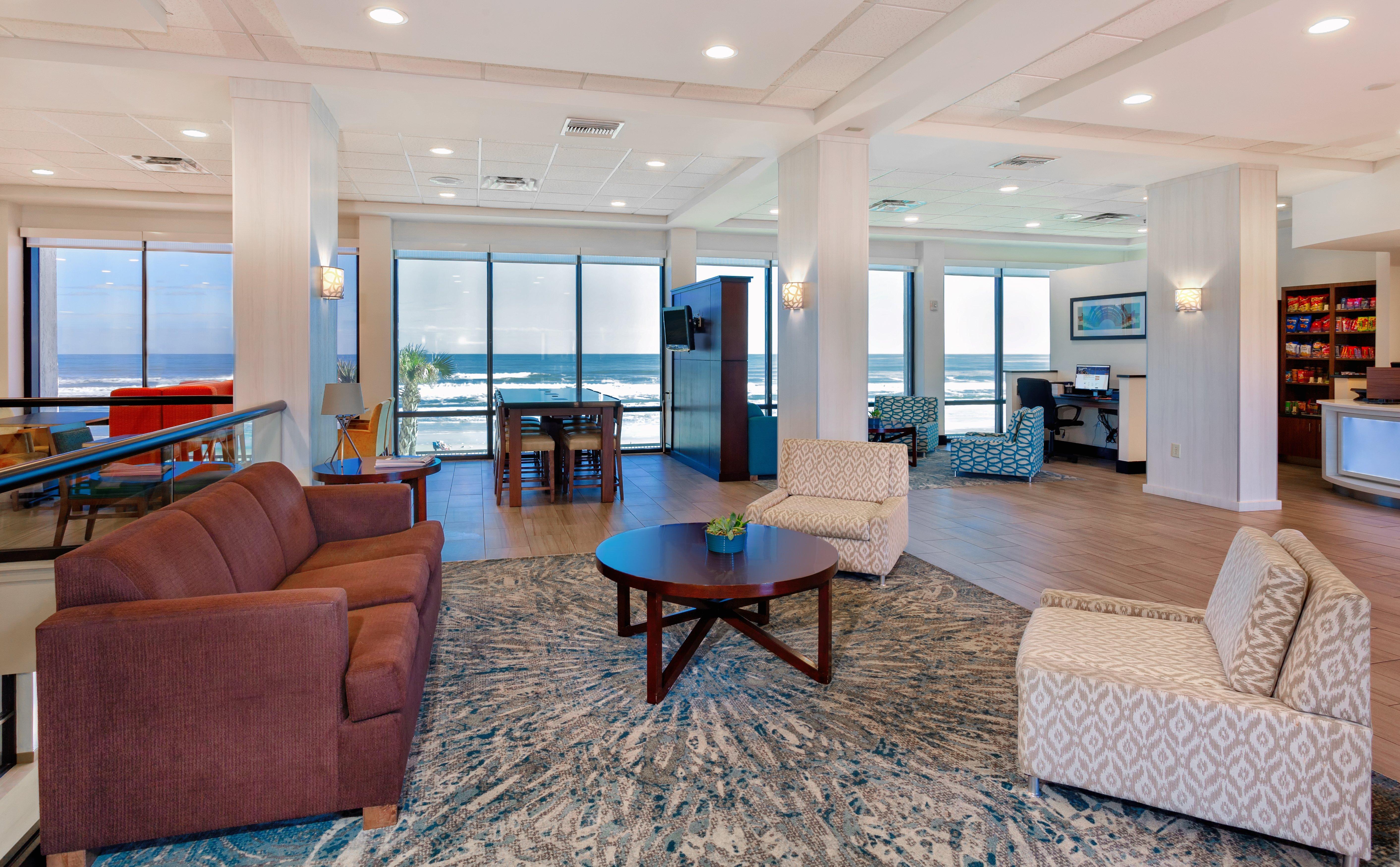 Holiday Inn Express & Suites Oceanfront Daytona Beach Shores By Ihg Ngoại thất bức ảnh