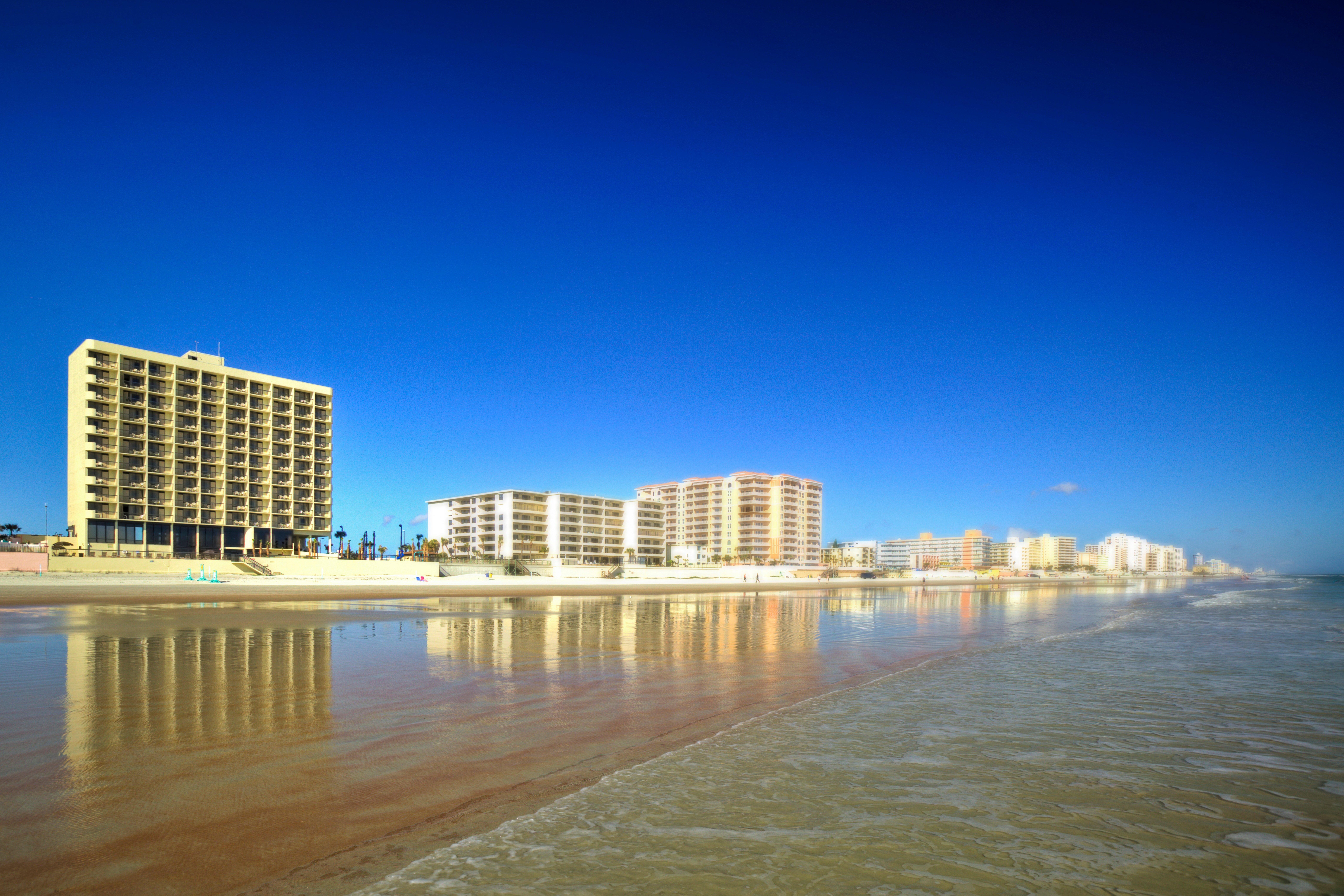 Holiday Inn Express & Suites Oceanfront Daytona Beach Shores By Ihg Ngoại thất bức ảnh
