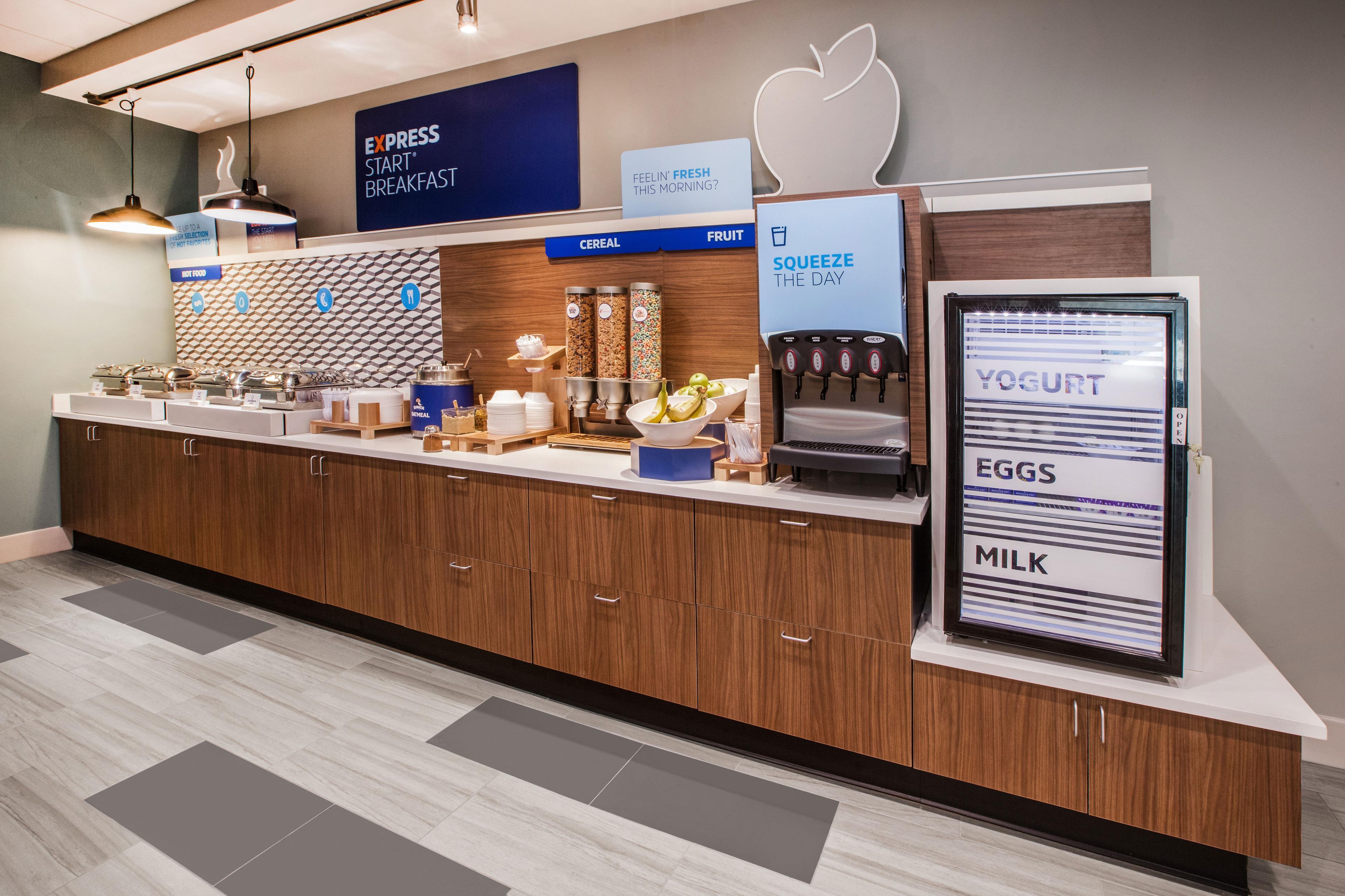 Holiday Inn Express & Suites Oceanfront Daytona Beach Shores By Ihg Ngoại thất bức ảnh