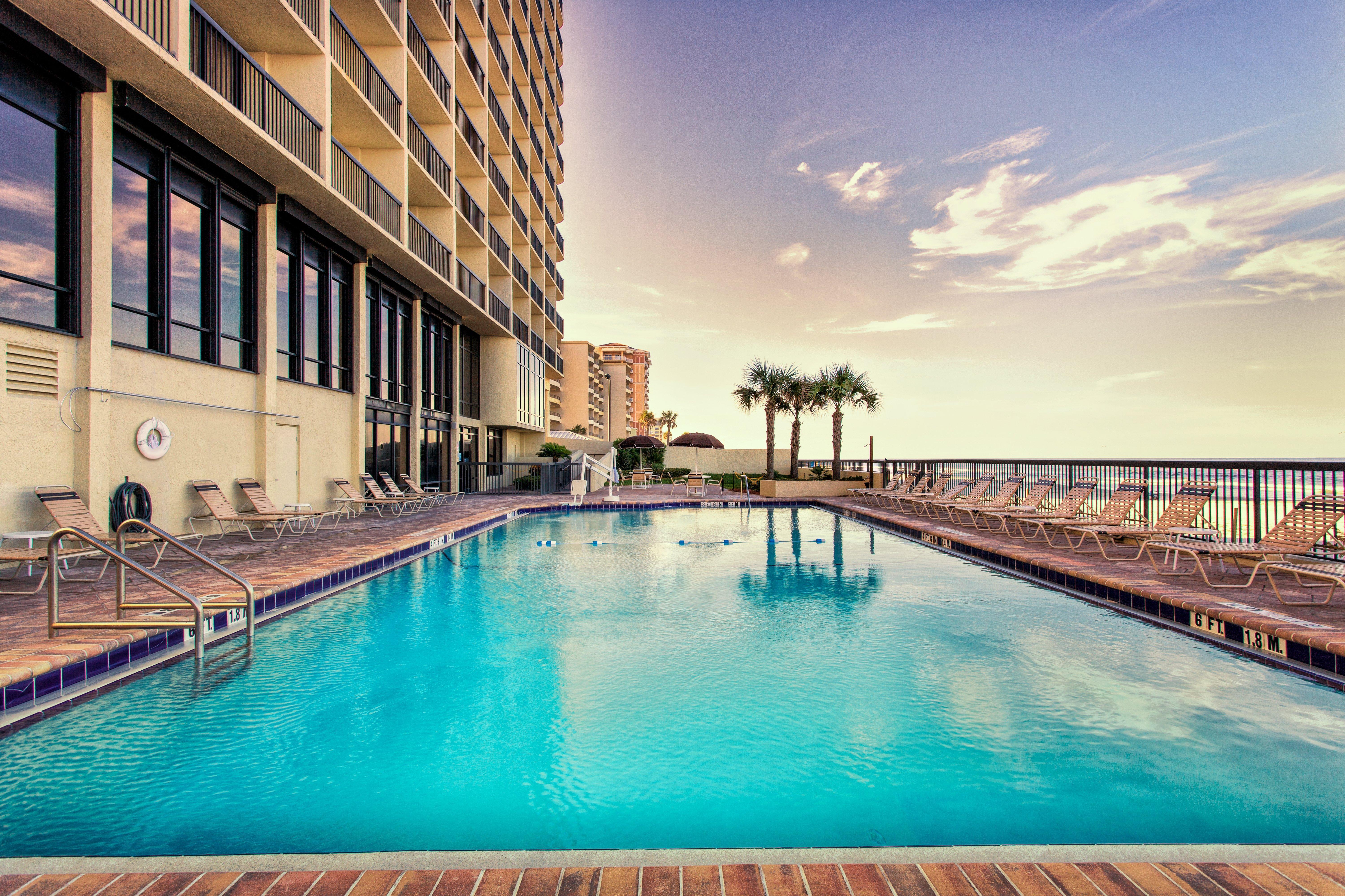 Holiday Inn Express & Suites Oceanfront Daytona Beach Shores By Ihg Ngoại thất bức ảnh