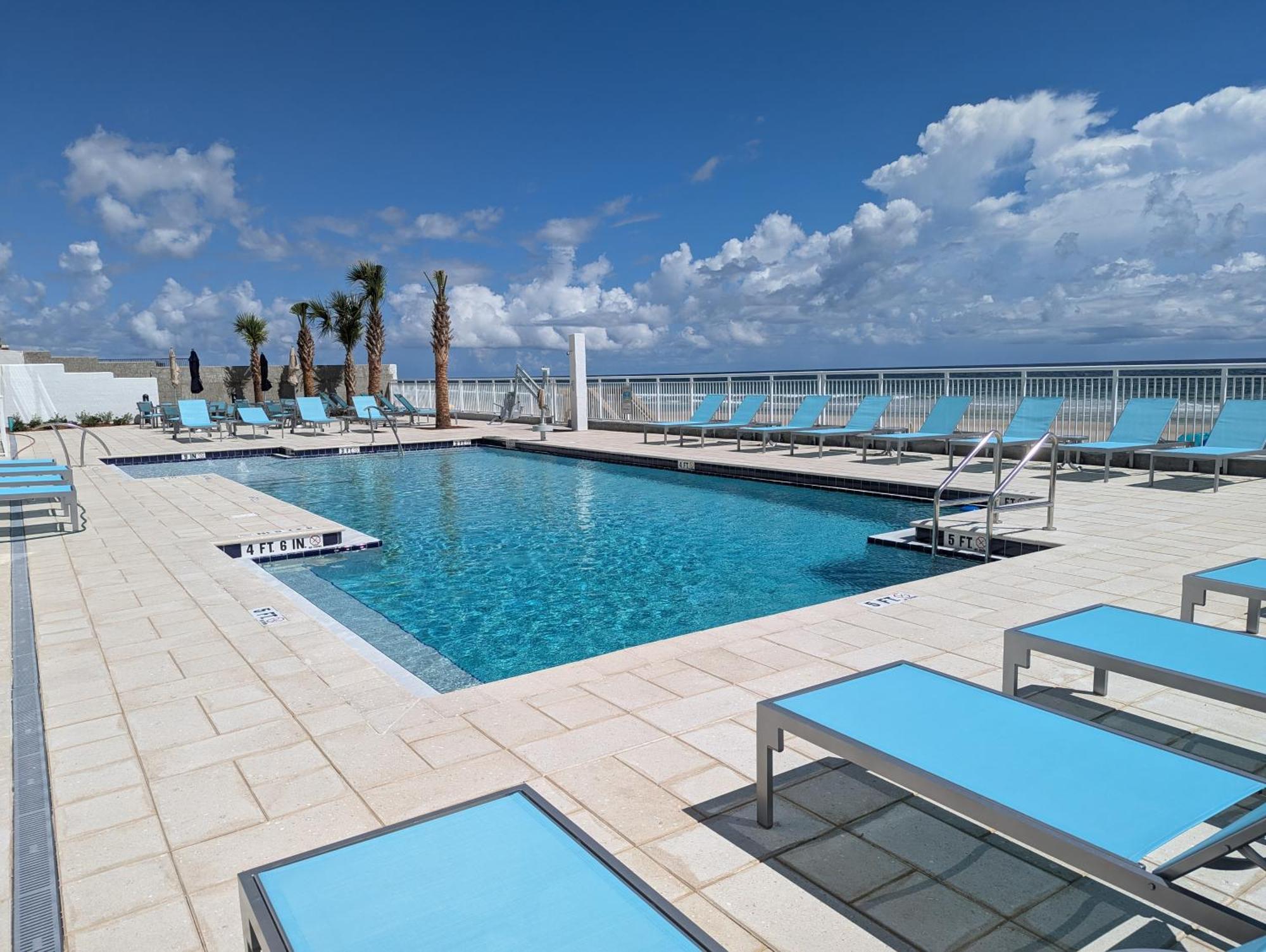 Holiday Inn Express & Suites Oceanfront Daytona Beach Shores By Ihg Ngoại thất bức ảnh