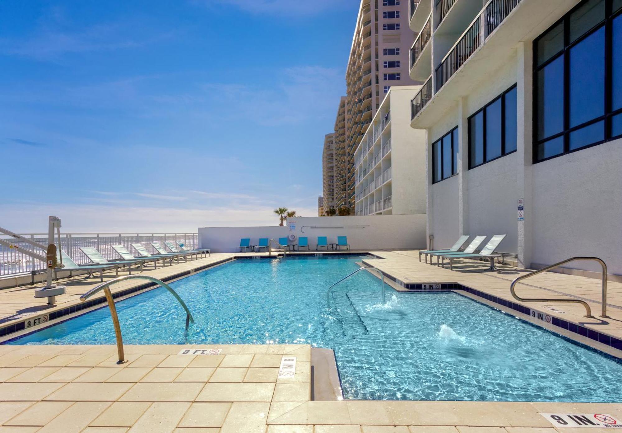 Holiday Inn Express & Suites Oceanfront Daytona Beach Shores By Ihg Ngoại thất bức ảnh