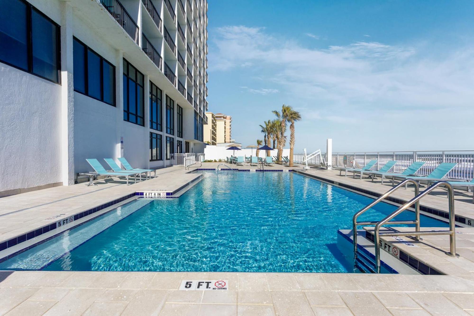 Holiday Inn Express & Suites Oceanfront Daytona Beach Shores By Ihg Ngoại thất bức ảnh