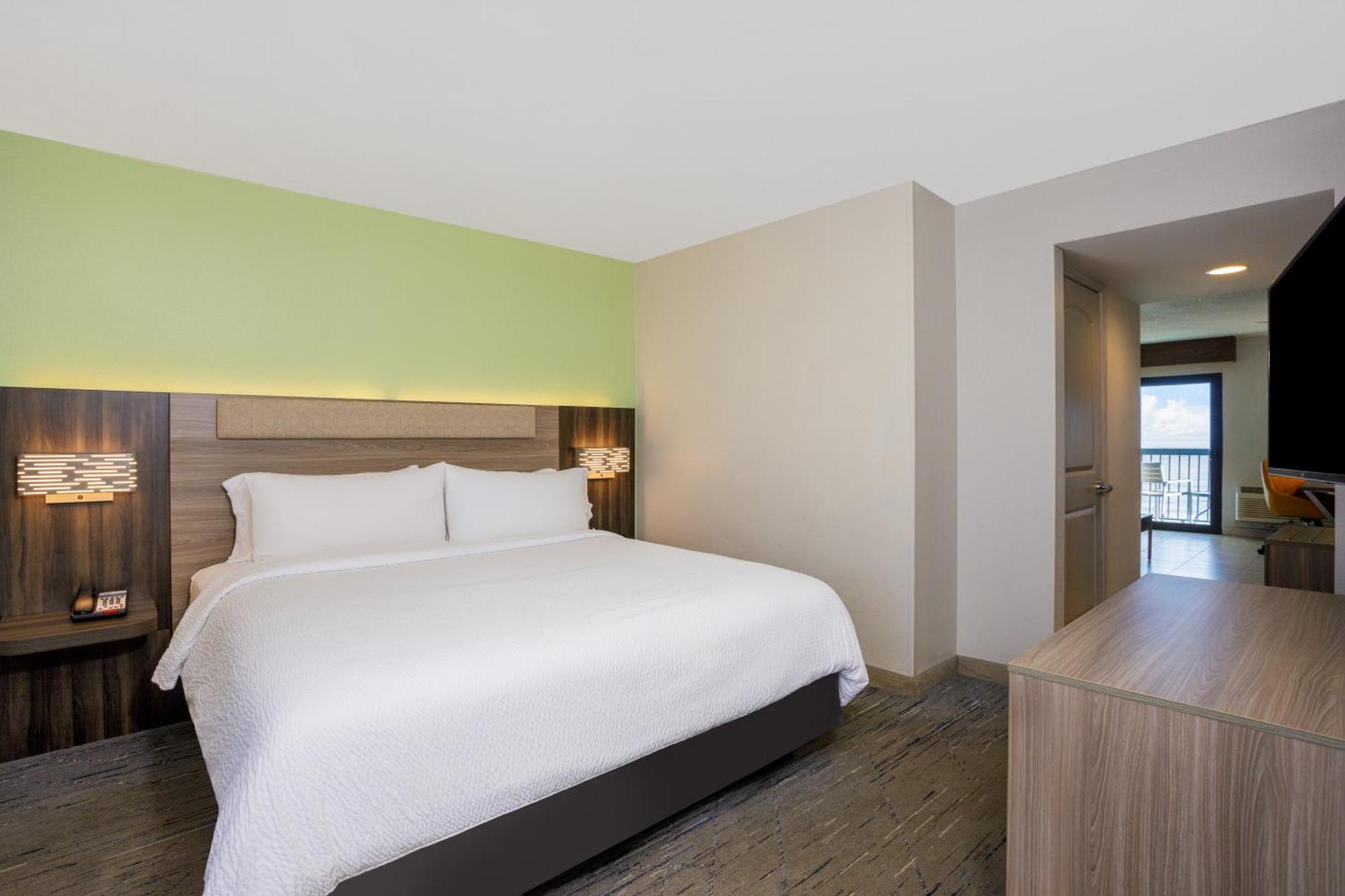 Holiday Inn Express & Suites Oceanfront Daytona Beach Shores By Ihg Ngoại thất bức ảnh
