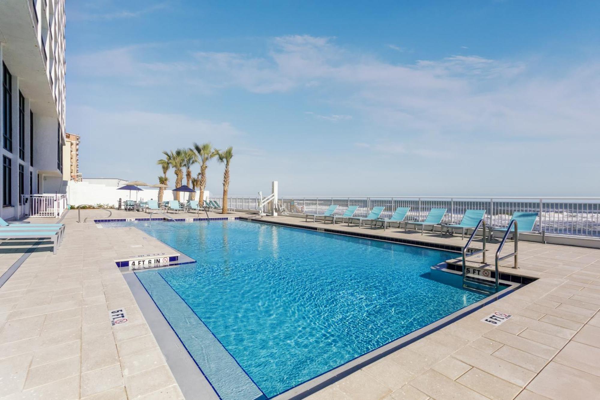Holiday Inn Express & Suites Oceanfront Daytona Beach Shores By Ihg Ngoại thất bức ảnh